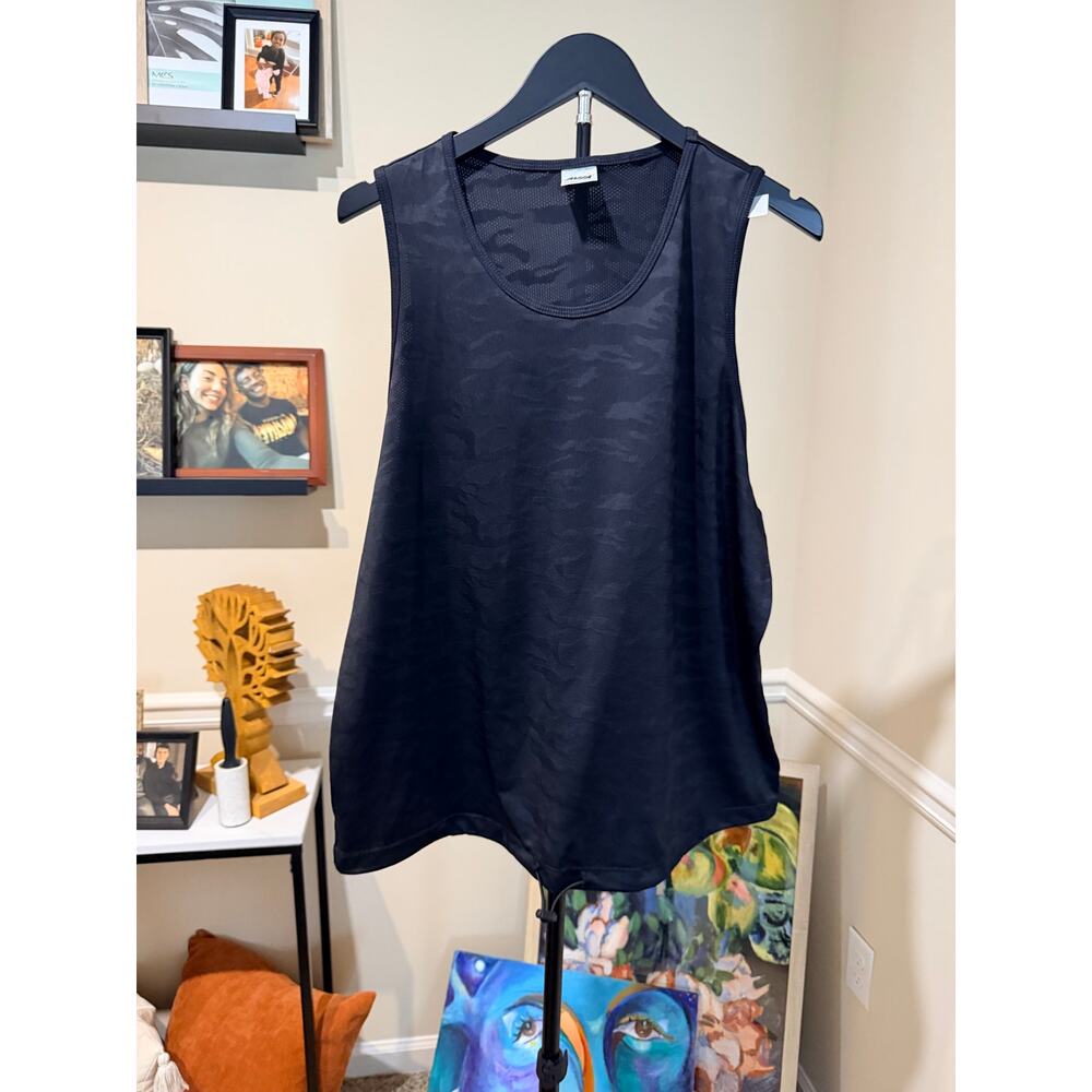 3 for $9 Avia Women's Athletic Tank top with camo print NWT xl